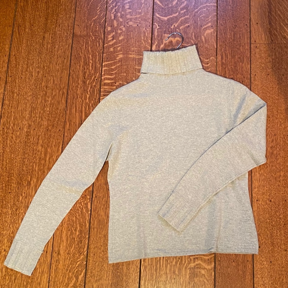 Geneva 100% cashmere turtleneck.